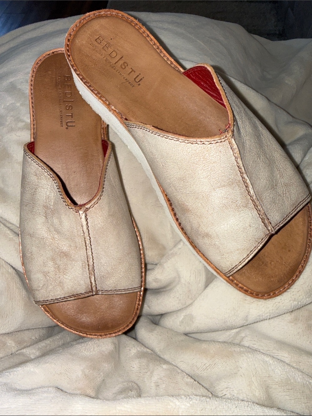 Bed|Stu Fairlee II Women's Cream Leather Slide Sandals